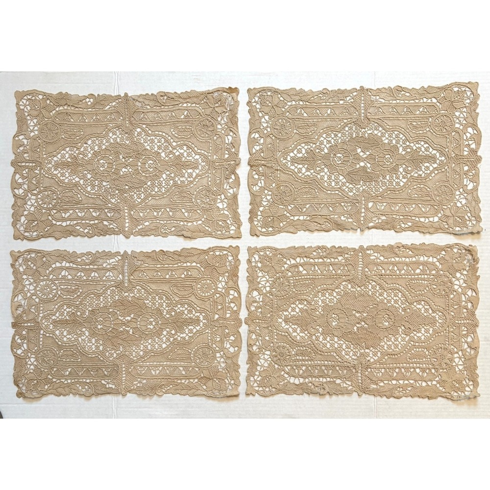 Vintage Madeira Cutwork Lace Placemats Set of 4 Beige Floral Scalloped Linens